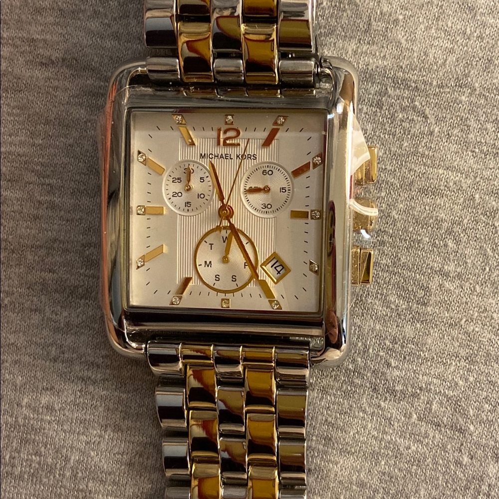 BNWT WOMENS MICHAEL KORS WATCH